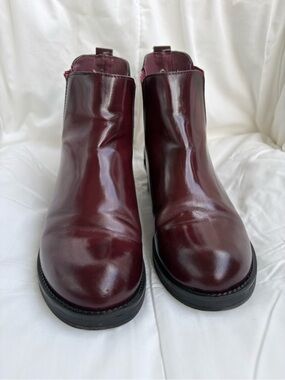 Women's Burgundy Leather Ankle Booties - Sleek Slip-On Style. Size 35. Italy.